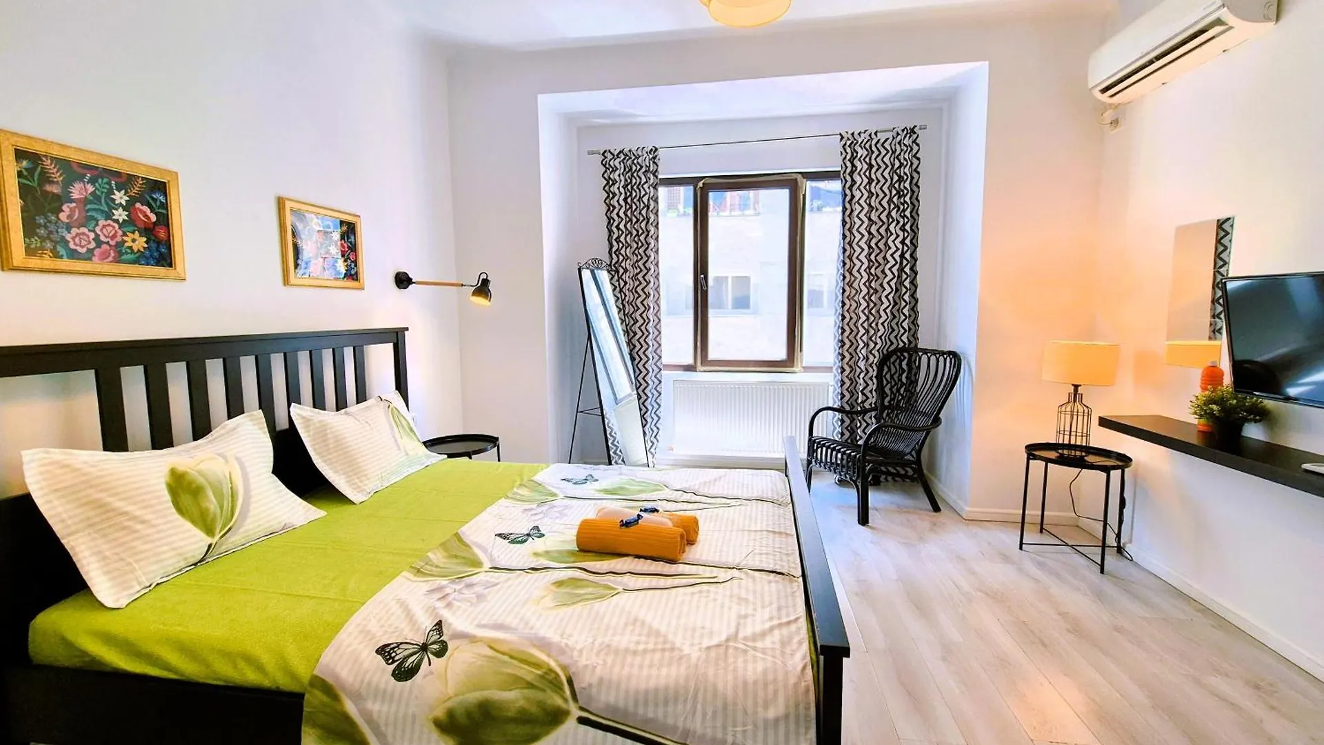 Apartamento Downtown Spacious Retreat Bucareste