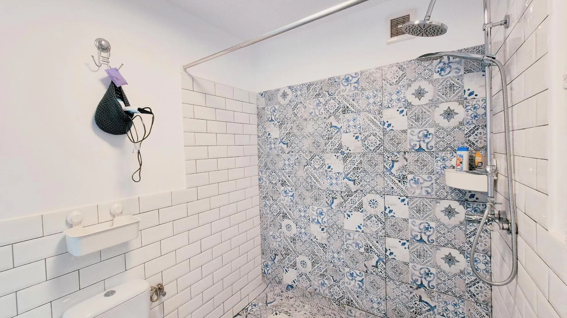 Apartamento Downtown Spacious Retreat Bucareste